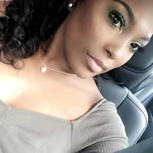 Meet your Posher, Khalia